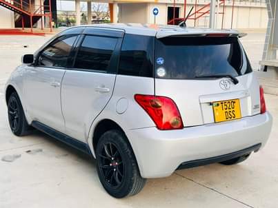 A picture of TOYOTA IST