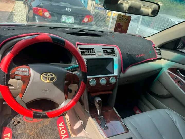 A picture of Toyota Camry 08