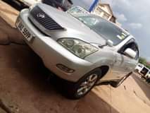 A picture of 2004 Toyota Harrier 3000cc