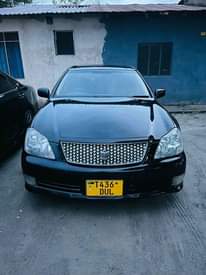 A picture of Toyota CROWN