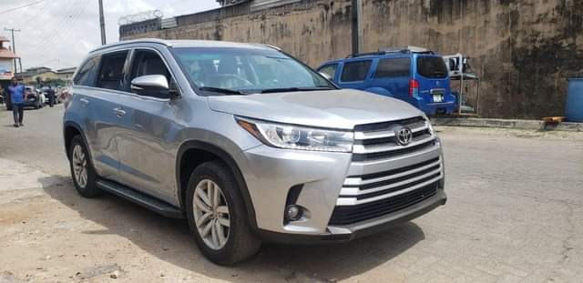 A picture of Foreign used Toyota Highlander 2015 very good ride for you