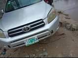A picture of Toyota RAV4 2008 model first body with no issues buy