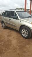 A picture of 03 rav4