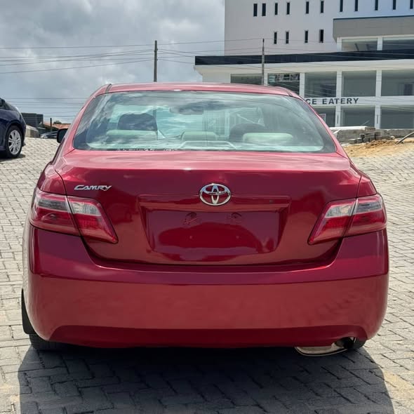 A picture of Toyota Camry 07