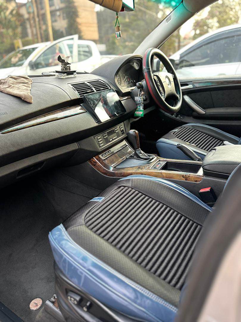 A picture of BMW x5 e53