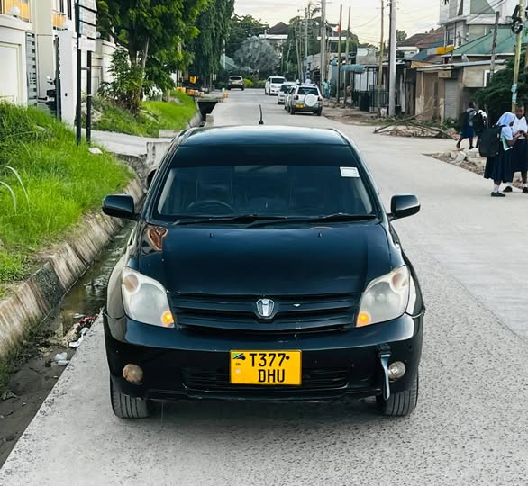 A picture of TOYOTA IST NEW