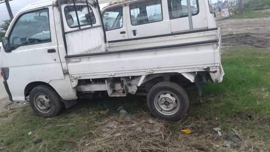 A picture of Belgium standard Hijet pick up Engine Gear Price 3 6m
