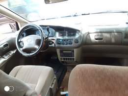 A picture of Extremely sharp 2002 Toyota sienna with first body and untermpered