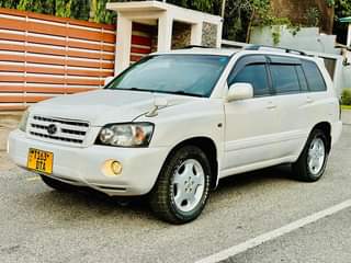 A picture of TOYOTA KLUGGER GOOD NEW FOR SELL 19 5M OR EXCHANGE