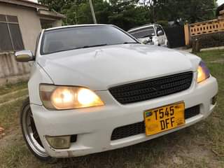 A picture of TOYOTA ALTEZA