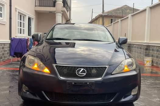 A picture of KinzzyAuto s LTD 08109018982 8 700 000... Refer and earn