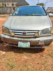 A picture of 2002 Toyota 1000 1000
