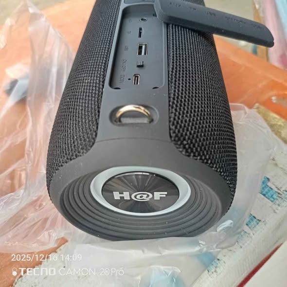 A picture of DISTRESS SALE Bluetooth Speaker