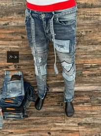 A picture of SLIM JEANS