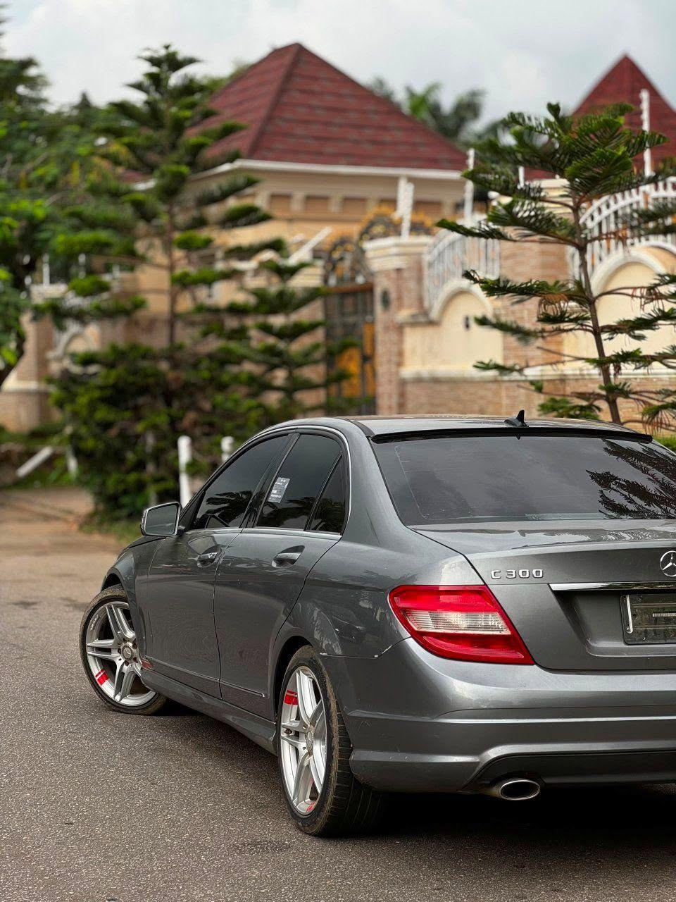 A picture of Mercedes Benz C300