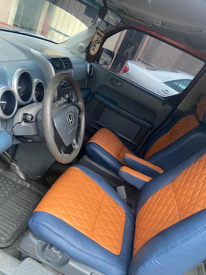 A picture of 2004 honda element