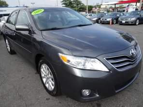 A picture of 2010 Toyota Camry XLE Automatic transmission Keyless entry Leather seat
