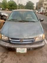 A picture of First body registered Toyota siena 1998 model still day very