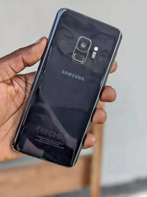 A picture of SAMSUNG S9