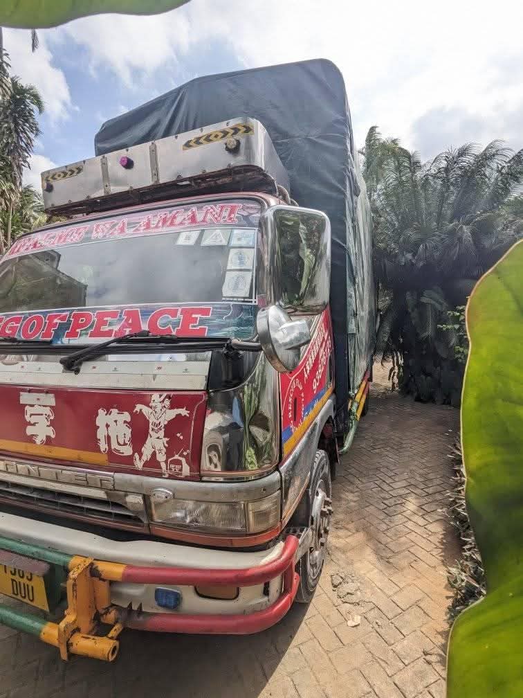 A picture of 1999 Mitsubishi canter