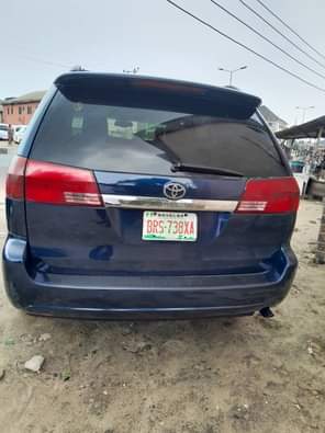 A picture of 2006 TOYOTA SIENNA FOR SALE 09025398320 BELGIUM STANDARD NEATLY SPRAYED