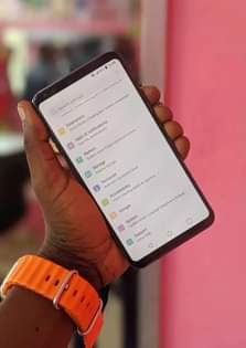 A picture of LG v35