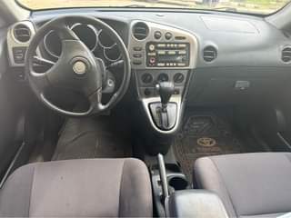 A picture of Toyota matrix 2006 model