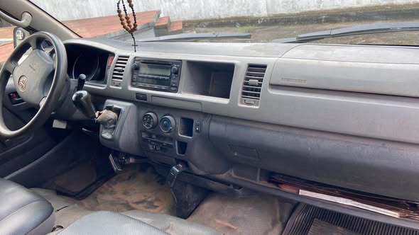 A picture of Toyota Hiace Hummer Bus