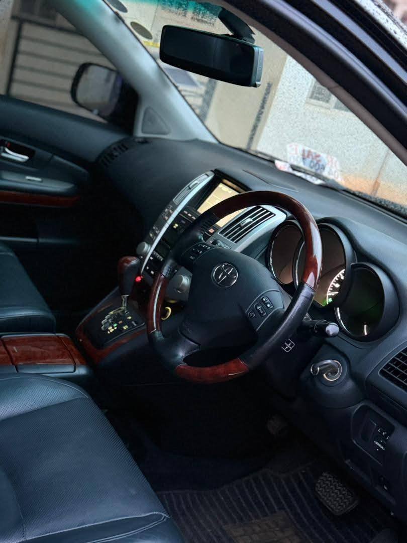 A picture of Toyota Harrier