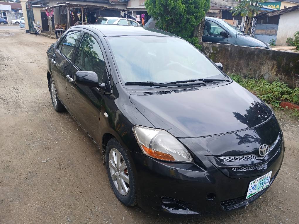 A picture of Toyota yaris manual drive