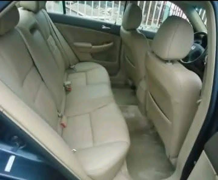 A picture of Honda Accord 2004