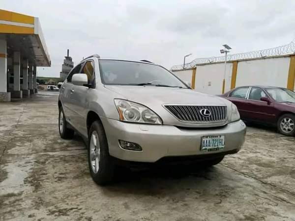 A picture of Highest grade Lexus RX 330 Everything is intact and untouched
