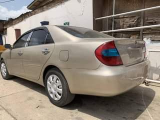 A picture of Toyota Camry 03