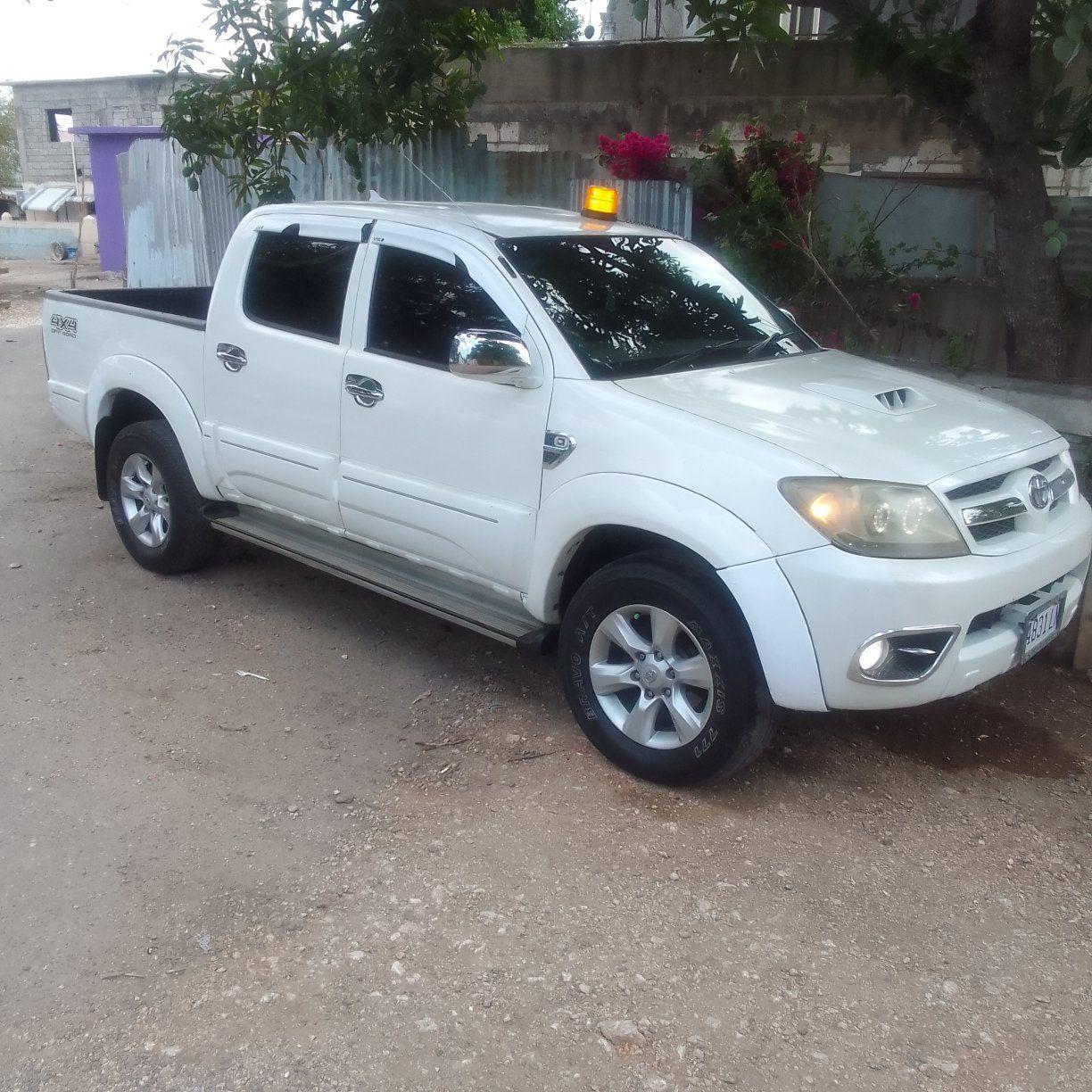 used toyota hilux