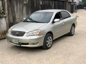 A picture of 2004 Toyota corolla A little dent on the bumper Ac