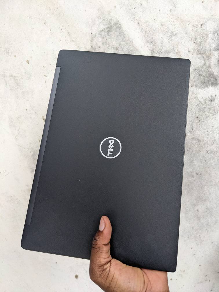 A picture of DELL LAPTOP