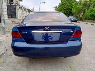 A picture of TOYOTA CAMRY 2005