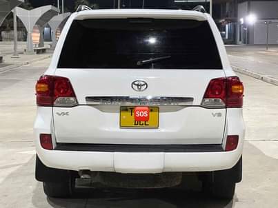A picture of LAND CRUISER