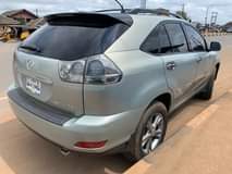 A picture of unregistered 2006 Lexus 400