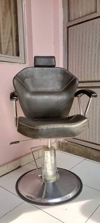 A picture of Barber chair