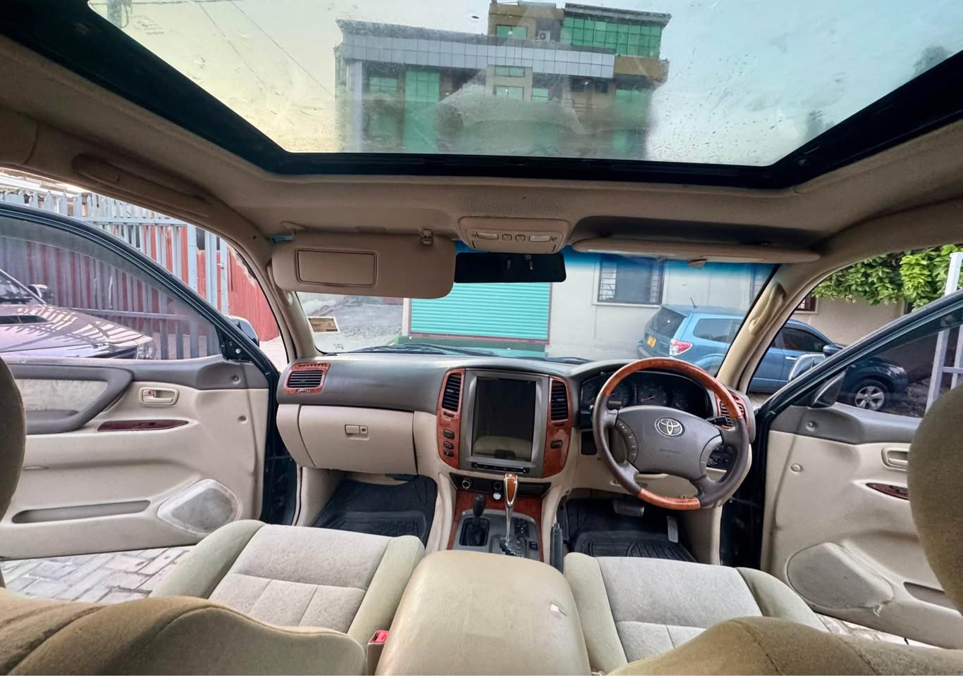 A picture of LAND CRUISER AMAZON