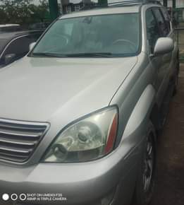 A picture of Lexus GX470 Everything pristine A complete buy and drive car