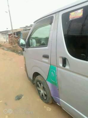 A picture of Sell used manual drive HIACE BUS price 5.5m location Agege