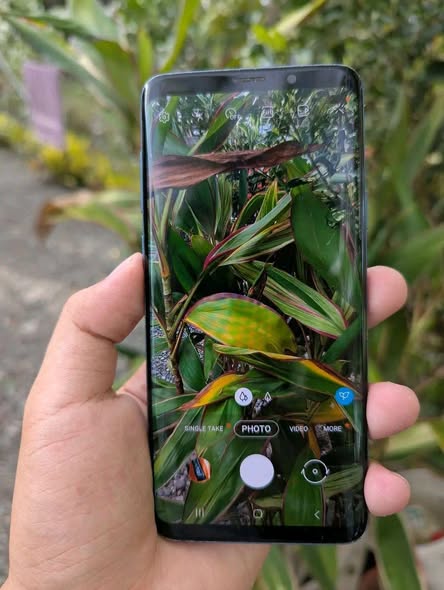 A picture of Samsung Galaxy S9 plus at 280 000 ugsh