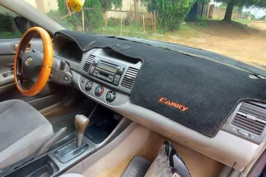A picture of 2004 Toyota camry 04