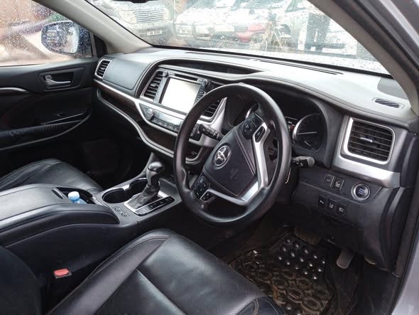 A picture of Toyota Kruger 2015model 0700327795