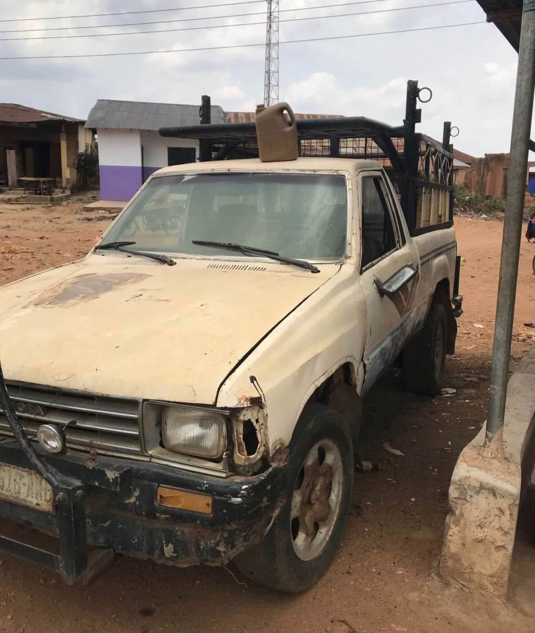 A picture of Available for sale first body pan of Toyota hilux 1.9m