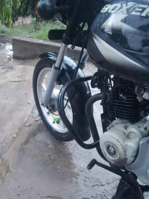 A picture of Boxer cc 125 inauzwa full document bei 950 000 maongezi