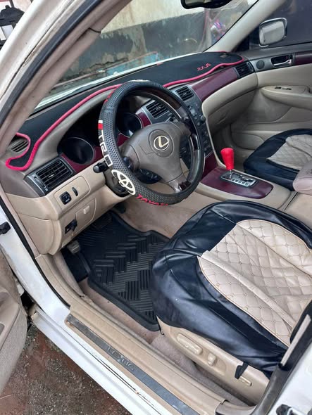 A picture of Lexus es 300 07042702313