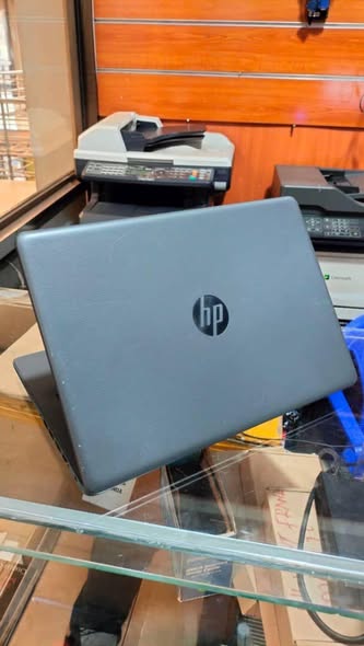 A picture of HP With 4G RAM and 128gb SSD